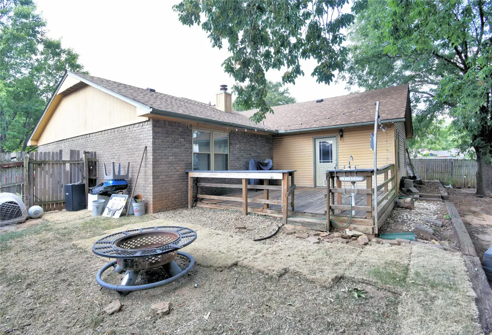 1114 W Austin Street Broken Arrow, OK 74011