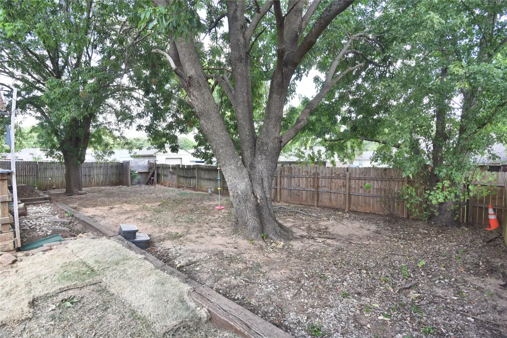 1114 W Austin Street Broken Arrow, OK 74011