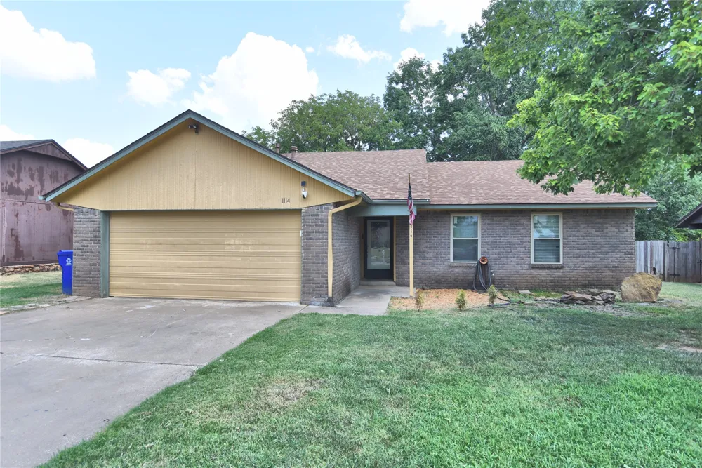 1114 W Austin Street Broken Arrow, OK 74011