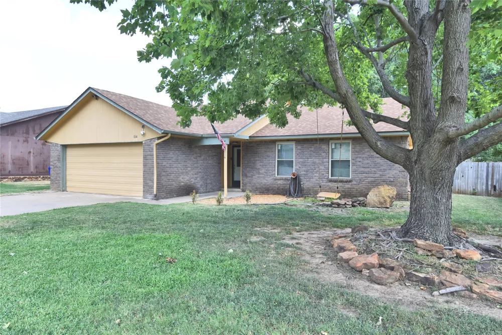 1114 W Austin Street Broken Arrow, OK 74011