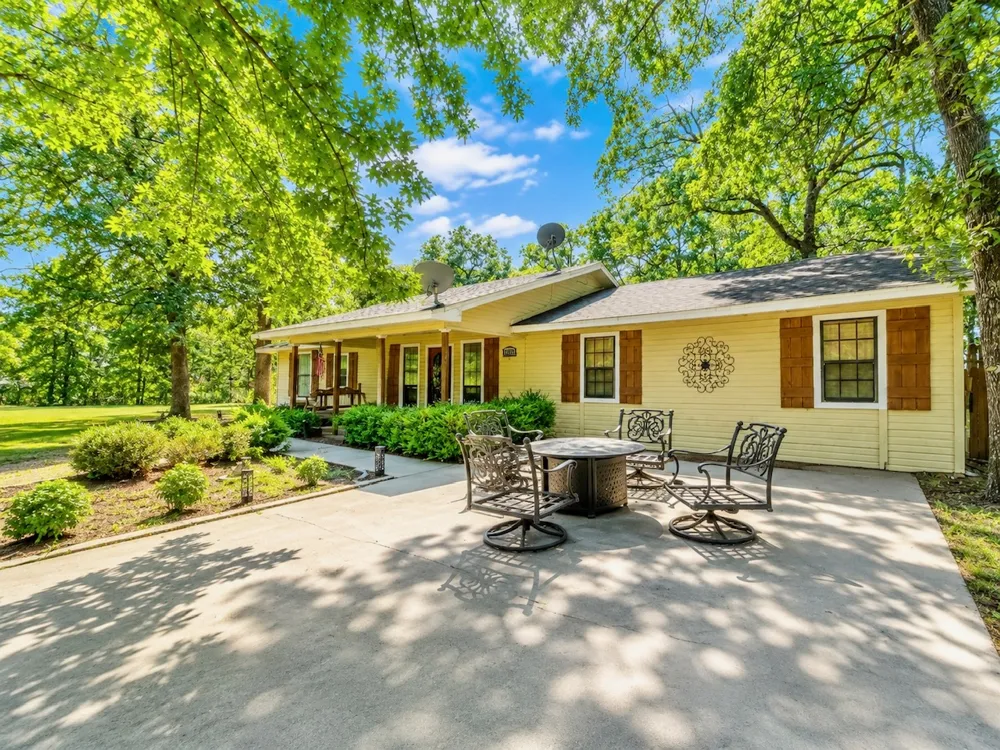 12326 Scott Drive Kingston, OK 73439