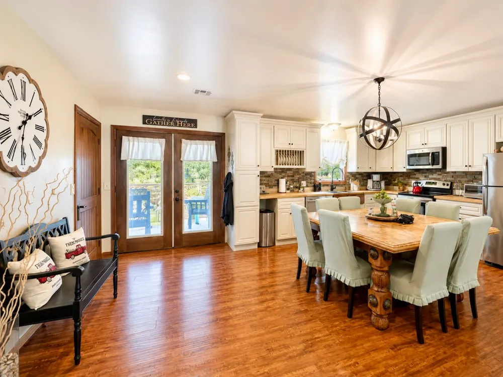 12326 Scott Drive Kingston, OK 73439