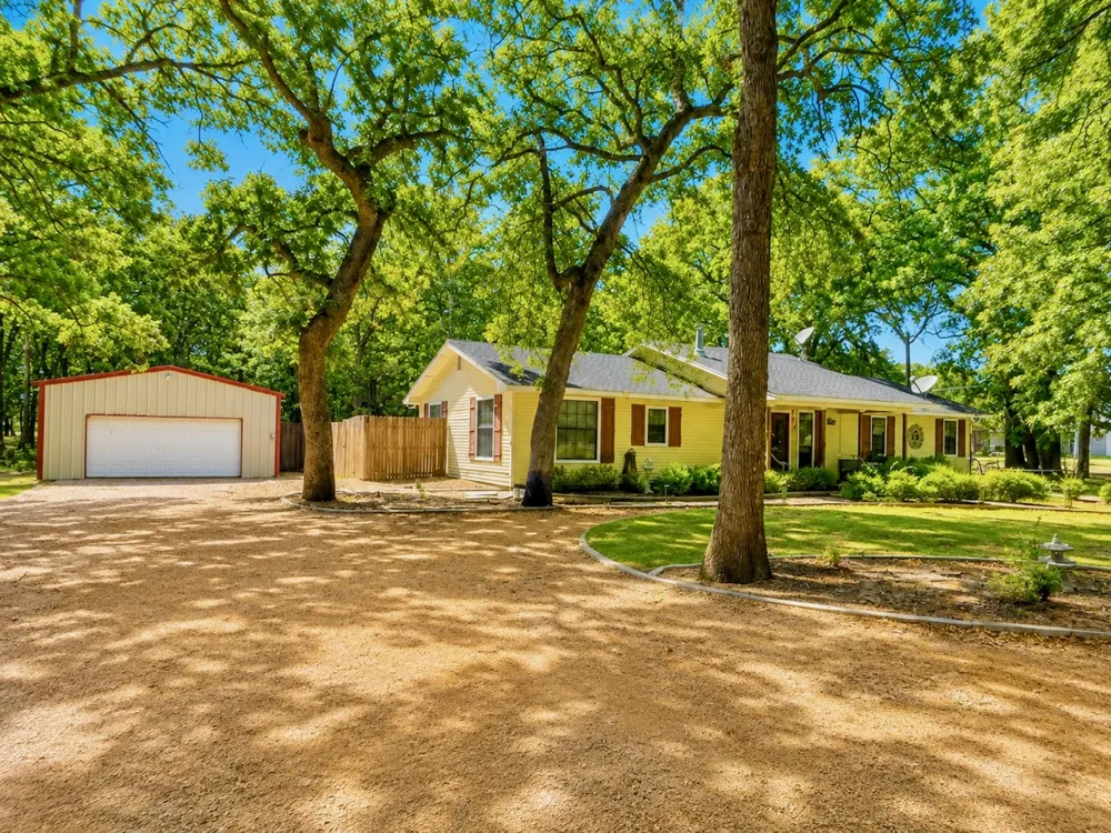 12326 Scott Drive Kingston, OK 73439