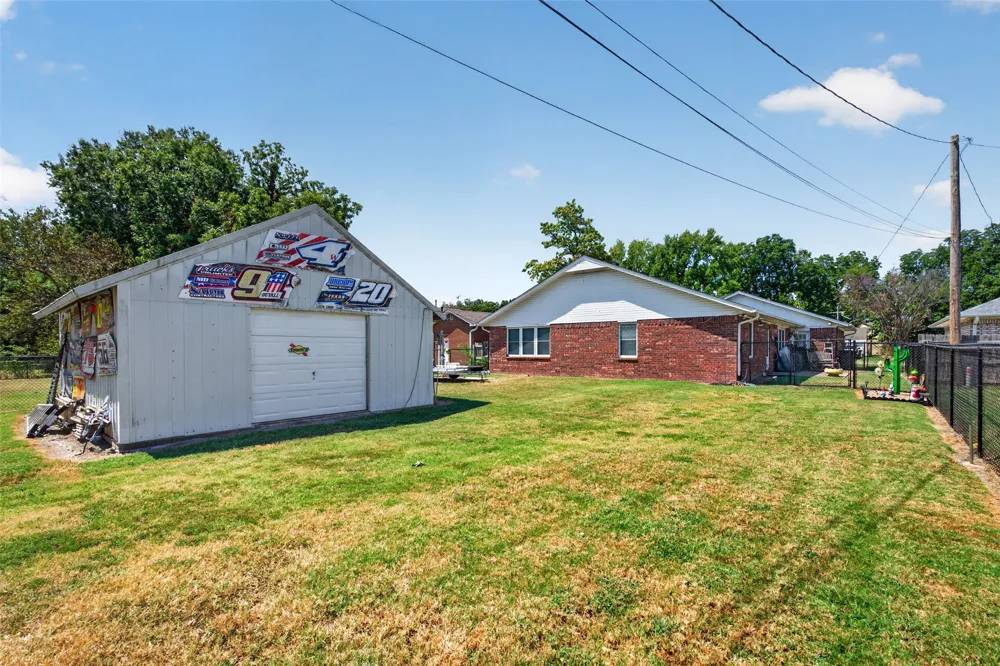 105 S Rowe Street Pryor, OK 74361