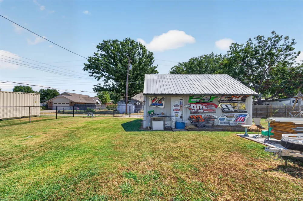 105 S Rowe Street Pryor, OK 74361