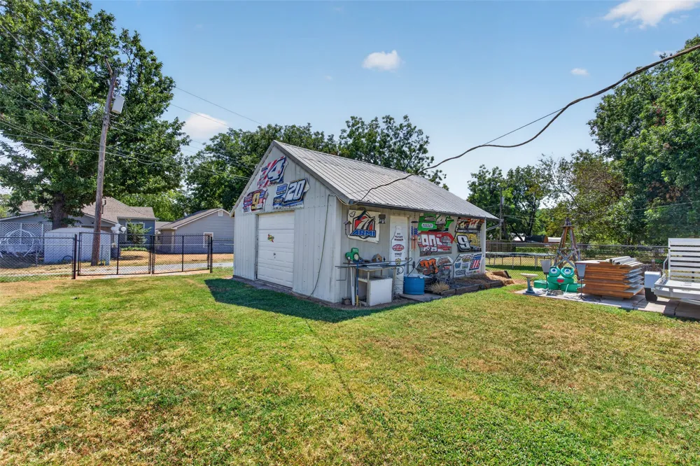 105 S Rowe Street Pryor, OK 74361