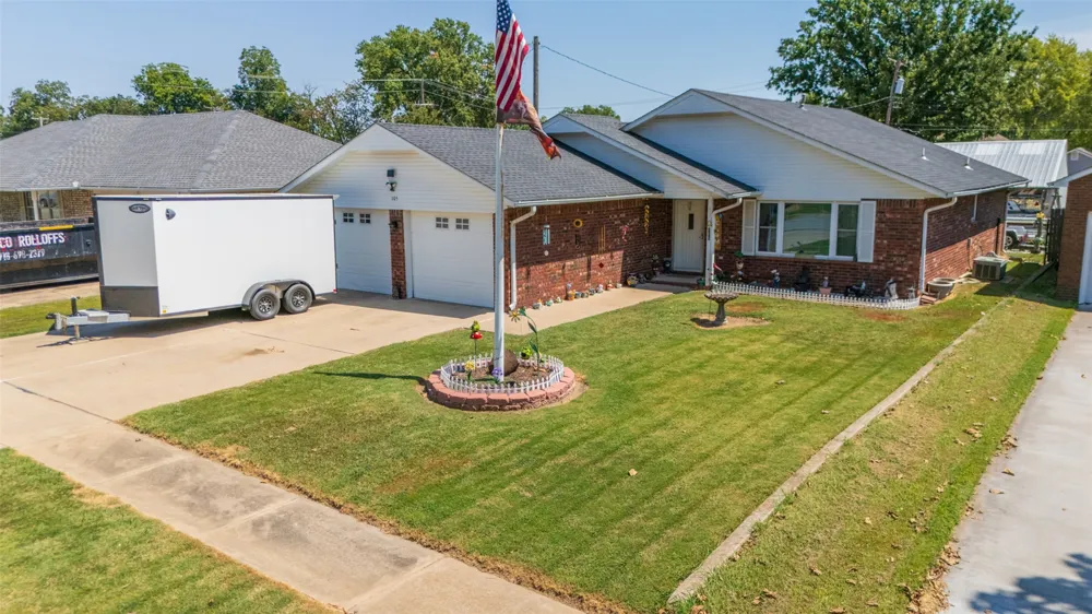 105 S Rowe Street Pryor, OK 74361