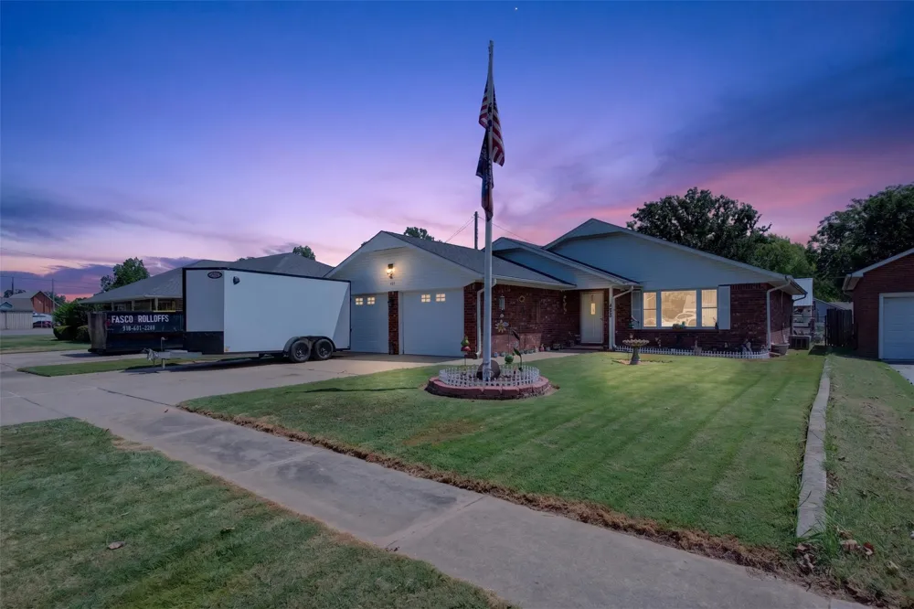 105 S Rowe Street Pryor, OK 74361