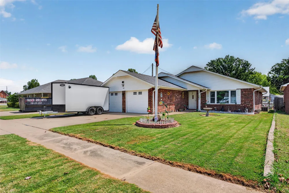 105 S Rowe Street Pryor, OK 74361