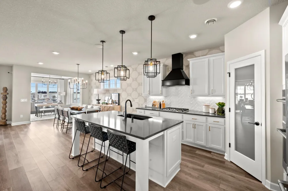 20110 Glanville Way Lakeville, MN 55044