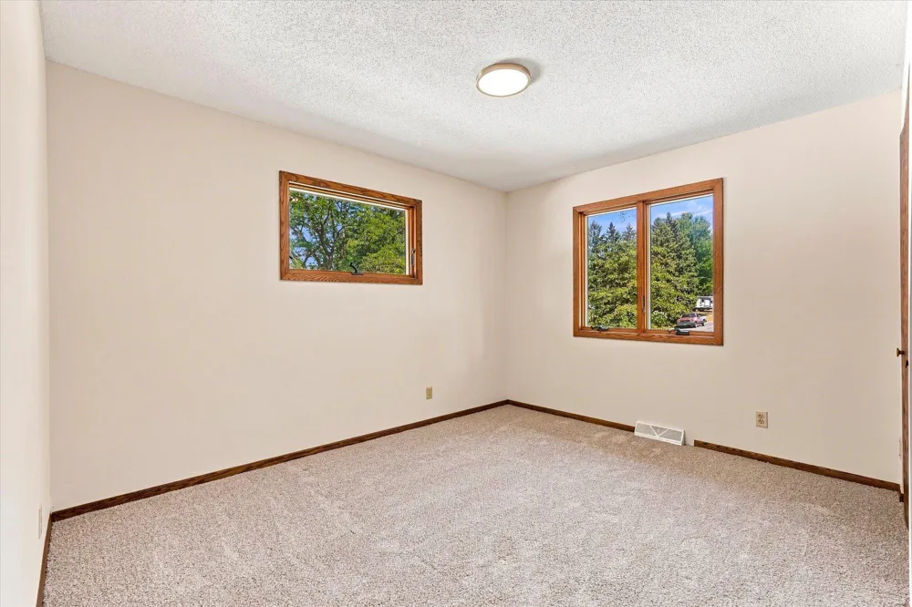 1339 Oak Street River Falls, WI 54022