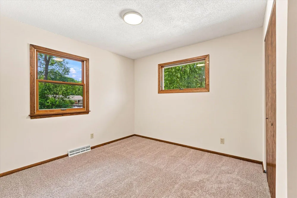 1339 Oak Street River Falls, WI 54022