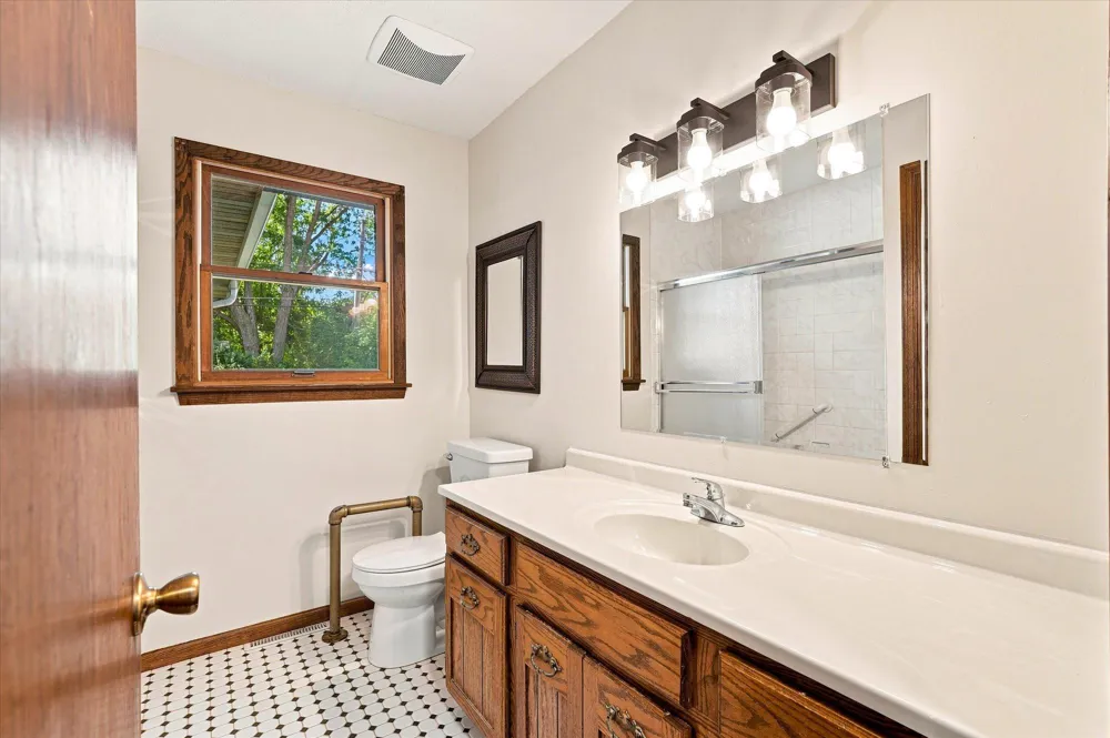 1339 Oak Street River Falls, WI 54022