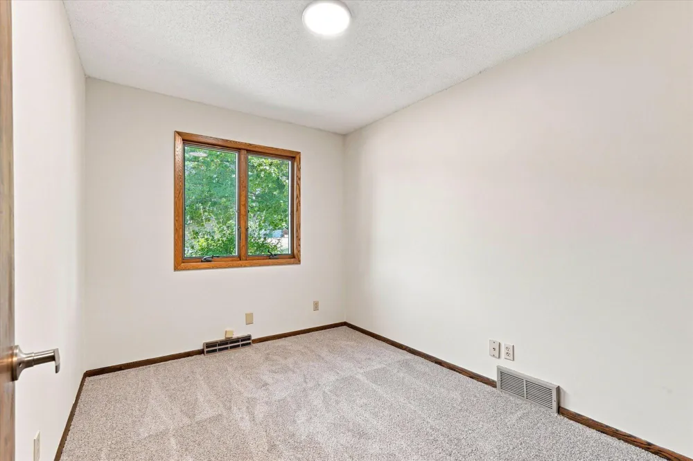 1339 Oak Street River Falls, WI 54022