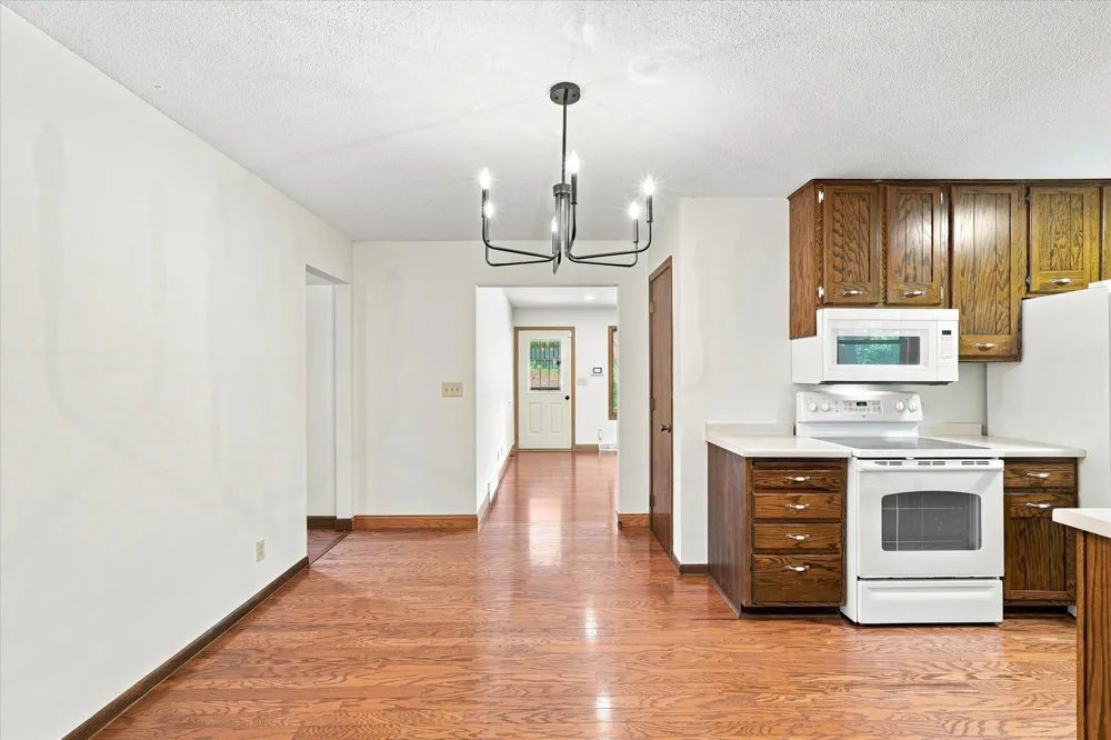 1339 Oak Street River Falls, WI 54022