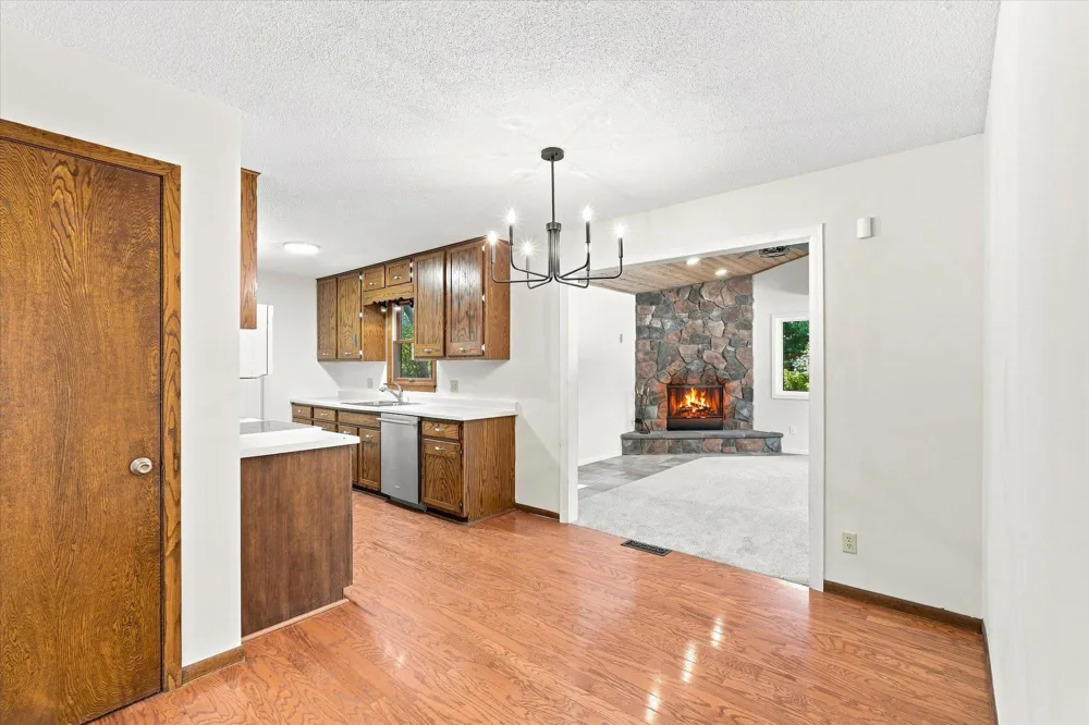 1339 Oak Street River Falls, WI 54022