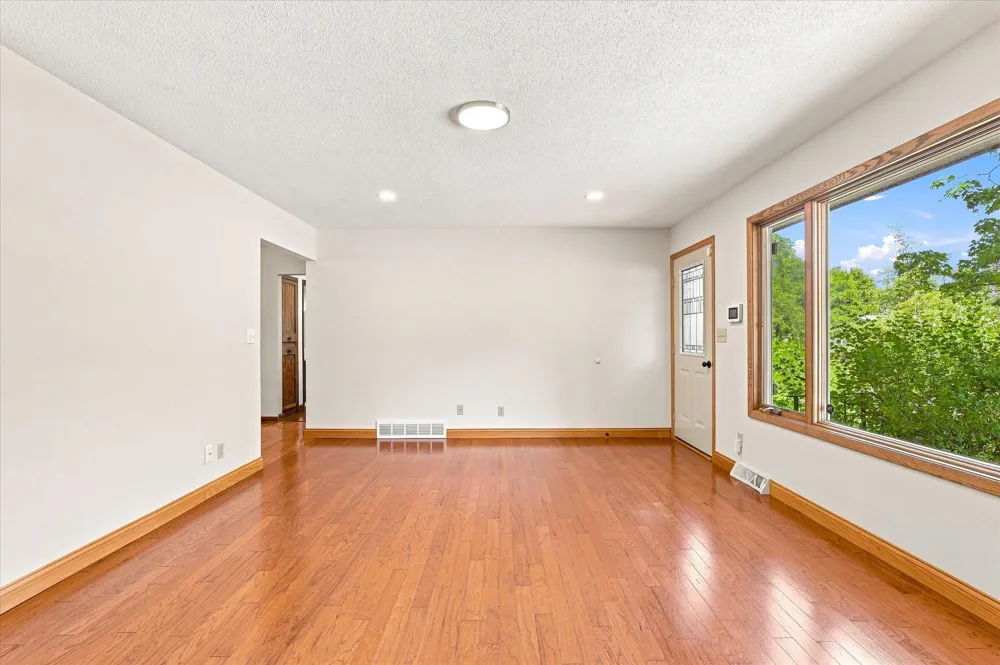 1339 Oak Street River Falls, WI 54022
