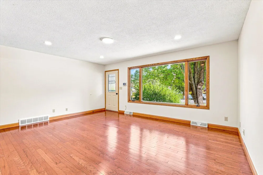 1339 Oak Street River Falls, WI 54022
