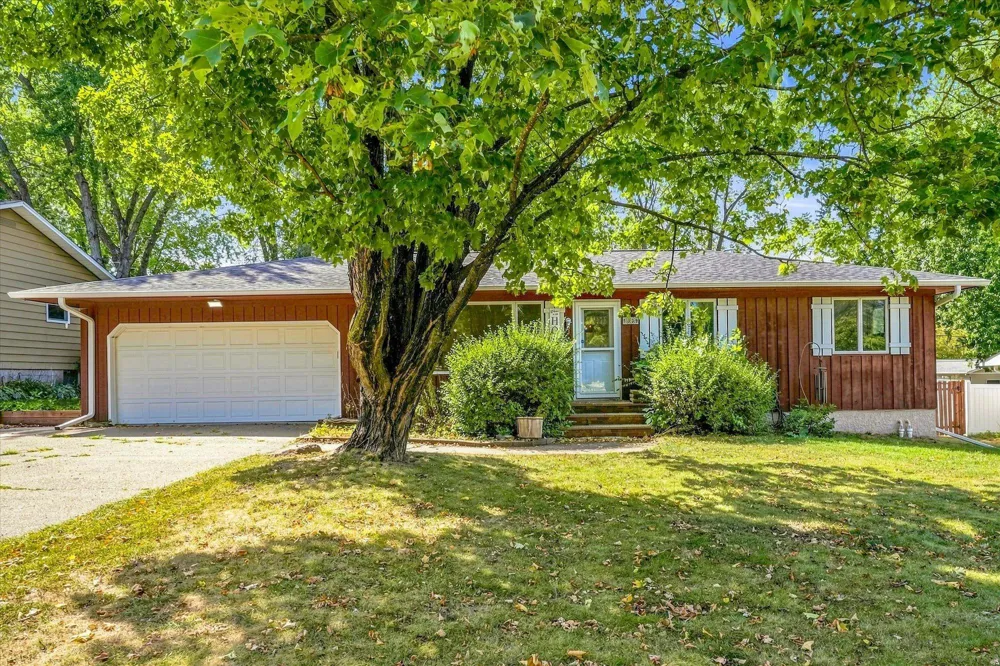1339 Oak Street River Falls, WI 54022
