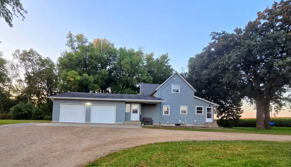 48635 600th Avenue Fairfax, MN 55332