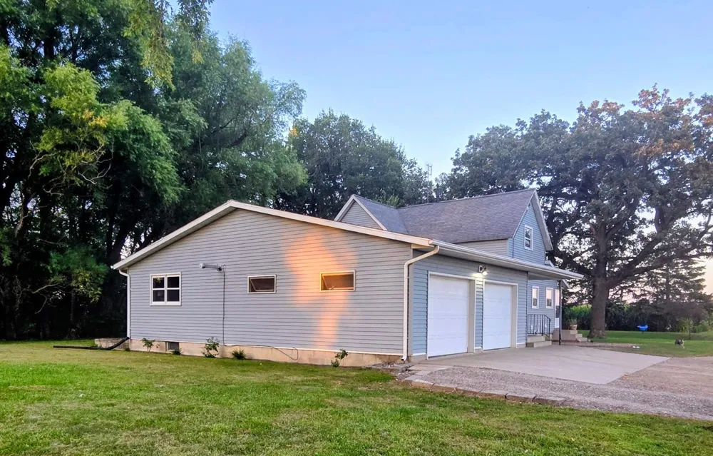 48635 600th Avenue Fairfax, MN 55332