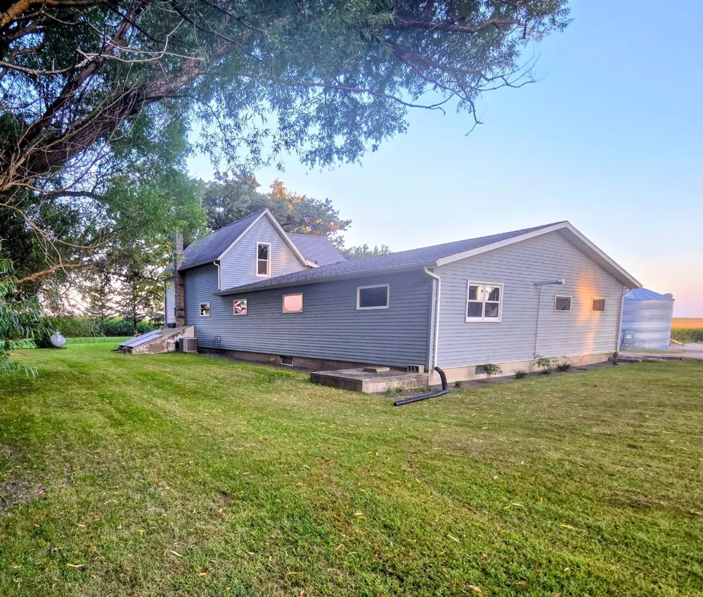 48635 600th Avenue Fairfax, MN 55332