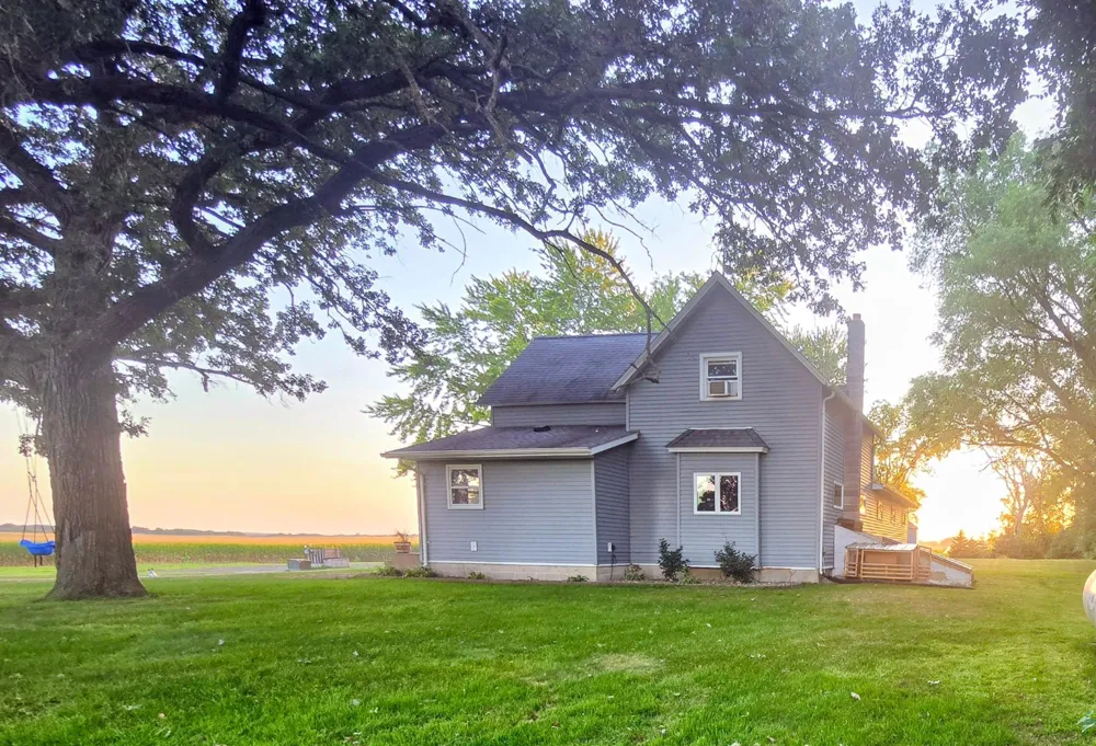 48635 600th Avenue Fairfax, MN 55332