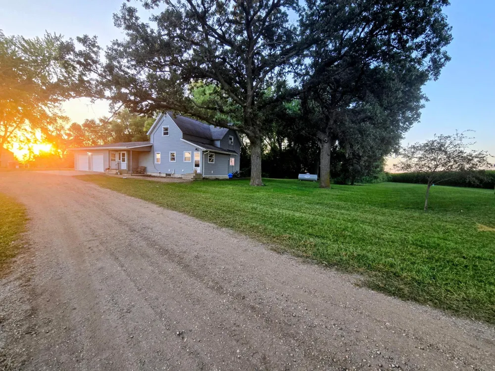 48635 600th Avenue Fairfax, MN 55332
