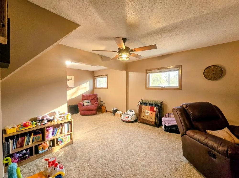 48635 600th Avenue Fairfax, MN 55332