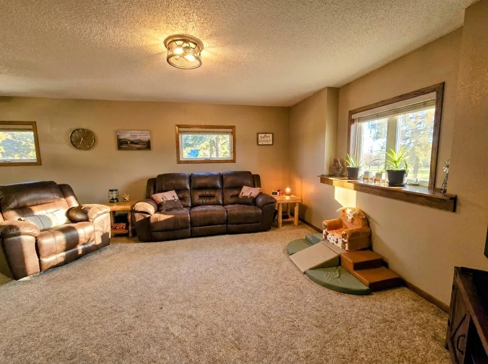 48635 600th Avenue Fairfax, MN 55332