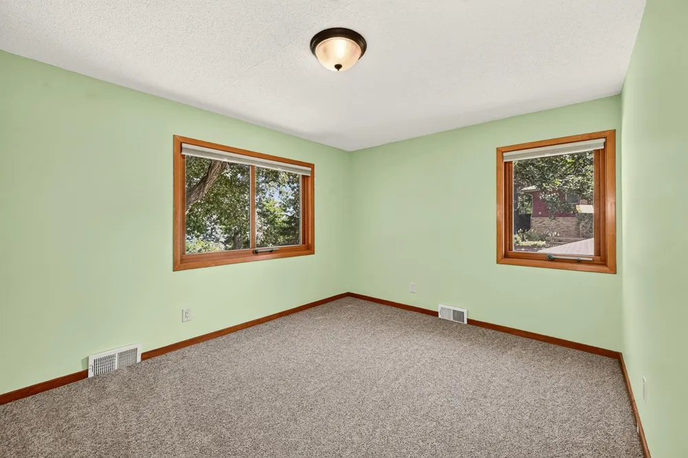 108 25th Street SW Rochester, MN 55902