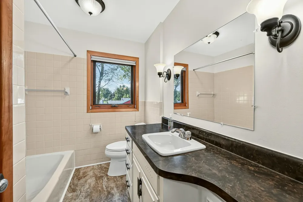 108 25th Street SW Rochester, MN 55902