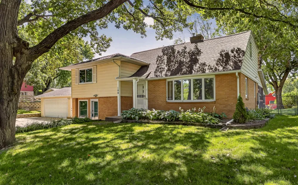 108 25th Street SW Rochester, MN 55902