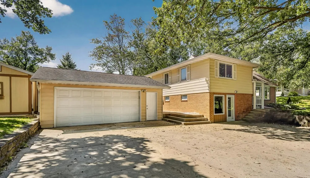 108 25th Street SW Rochester, MN 55902