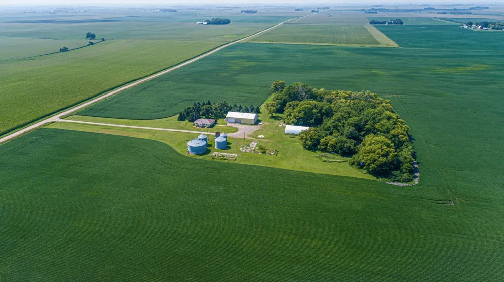 188 40th Street Dunnell, MN 56127
