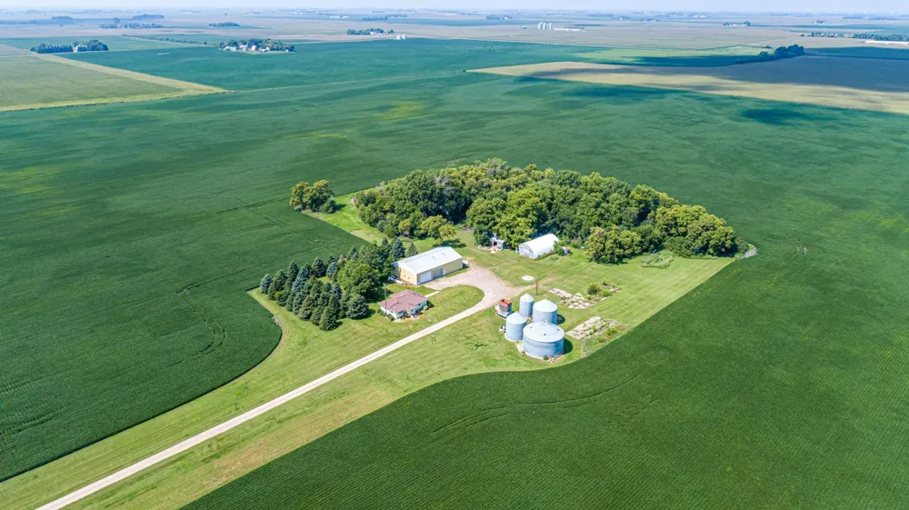 188 40th Street Dunnell, MN 56127