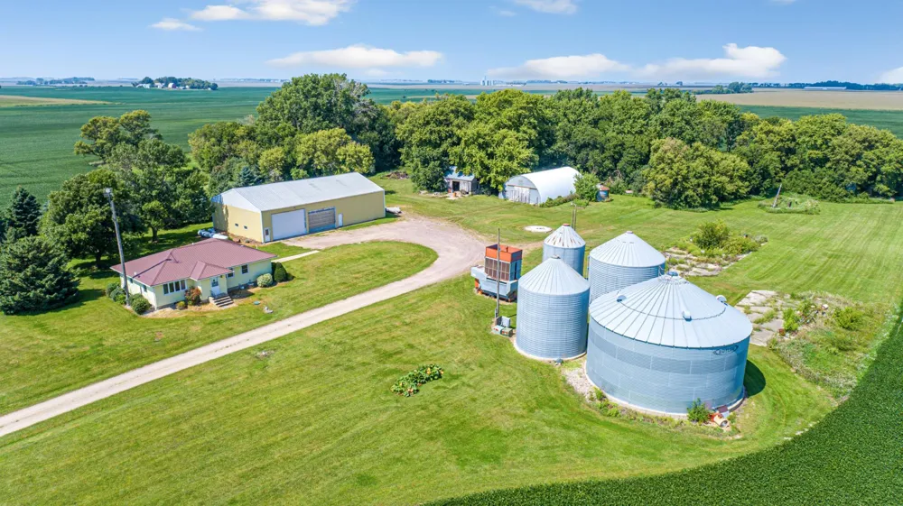 188 40th Street Dunnell, MN 56127