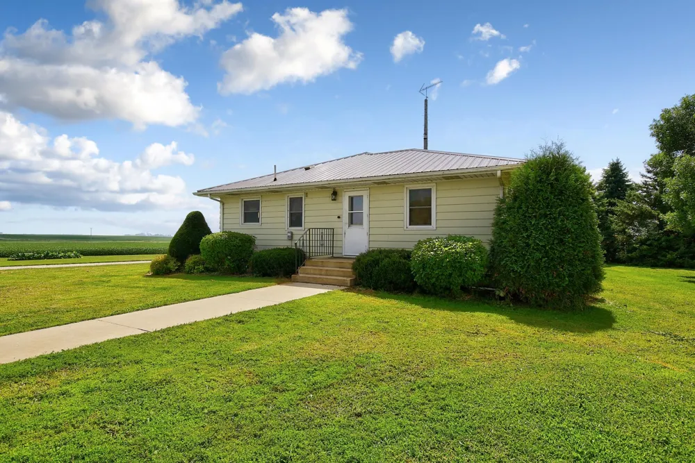 188 40th Street Dunnell, MN 56127