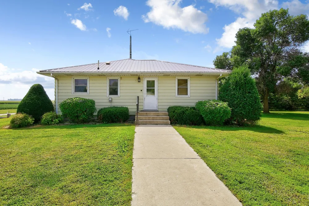 188 40th Street Dunnell, MN 56127