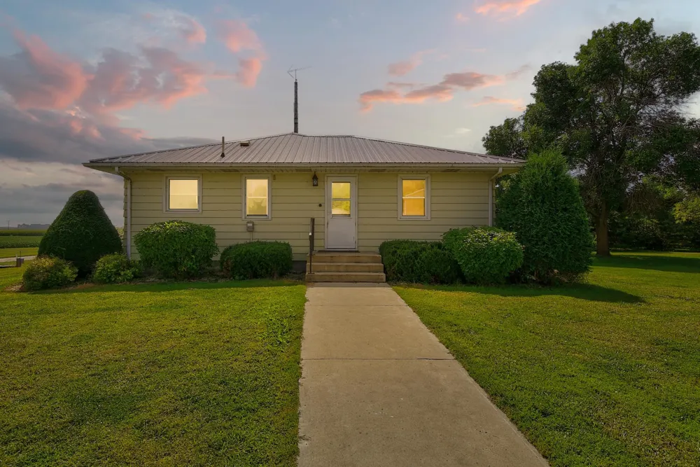 188 40th Street Dunnell, MN 56127