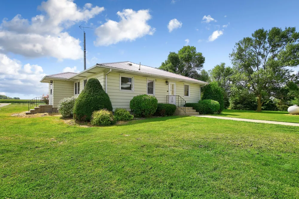 188 40th Street Dunnell, MN 56127