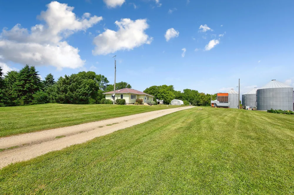 188 40th Street Dunnell, MN 56127