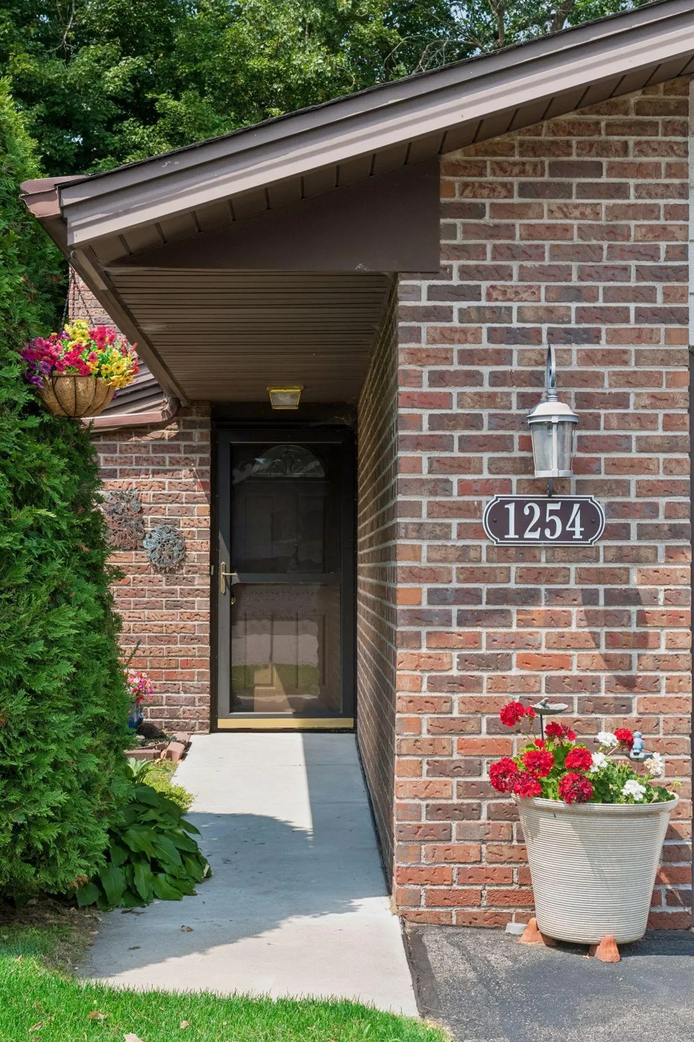 1254 Archer Lane Plymouth, MN 55447
