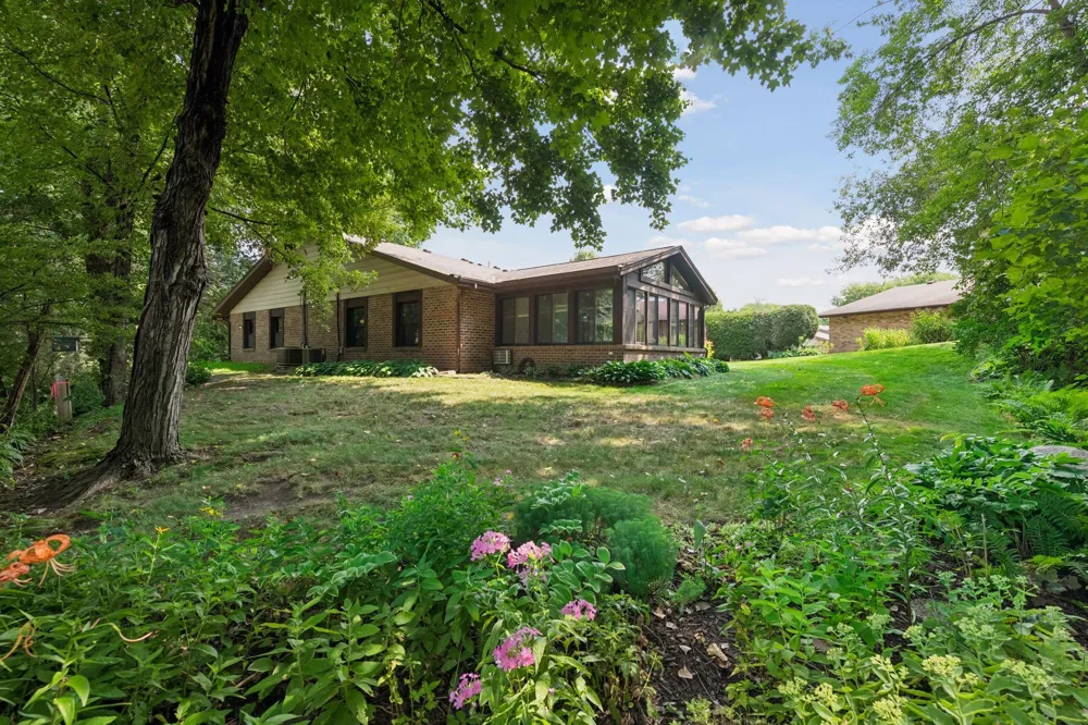 1254 Archer Lane Plymouth, MN 55447