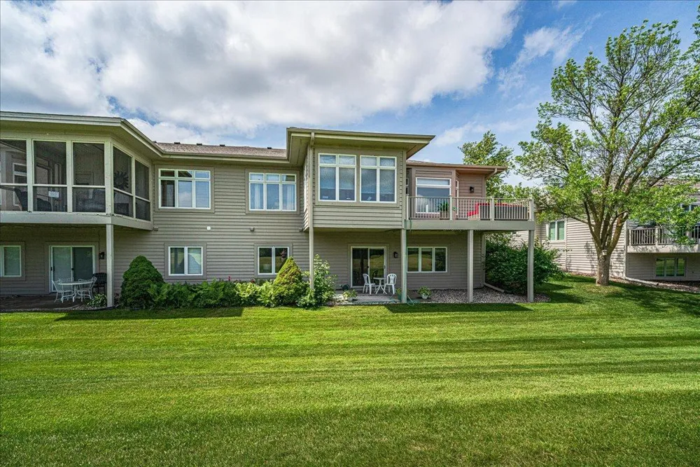 3084 Wilds Ridge Court NW Prior Lake, MN 55372