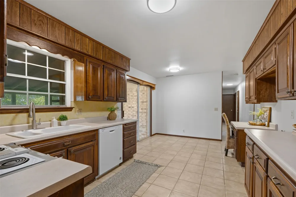 2145 Mountain Drive Bartlesville, OK 74003