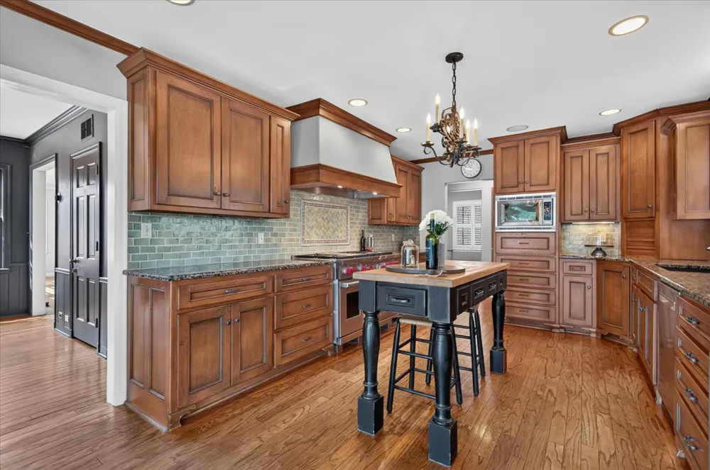 1930 Southview Avenue Bartlesville, OK 74003