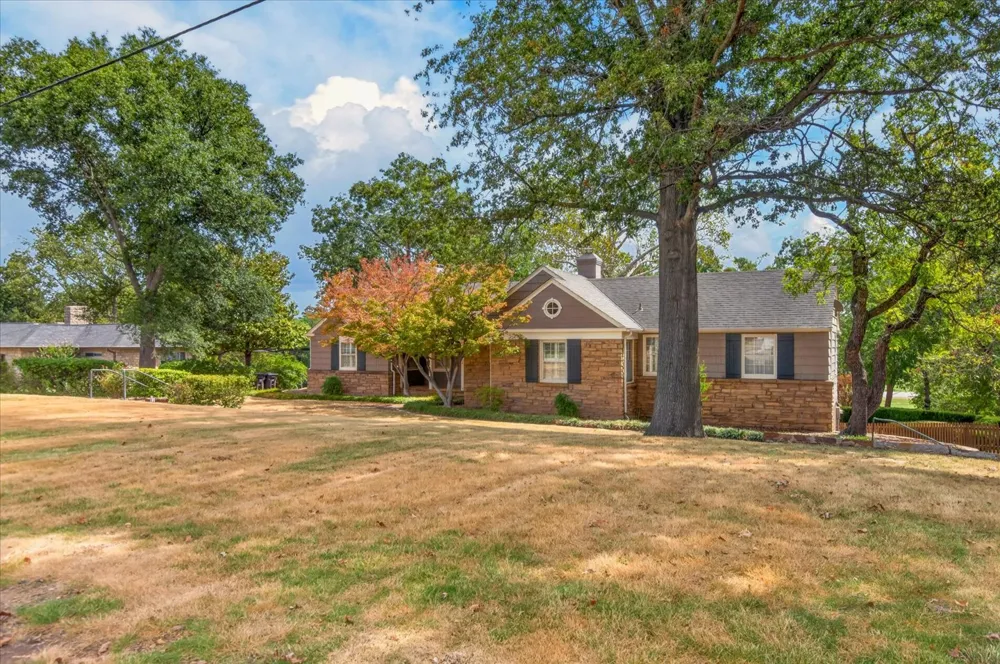 1930 Southview Avenue Bartlesville, OK 74003