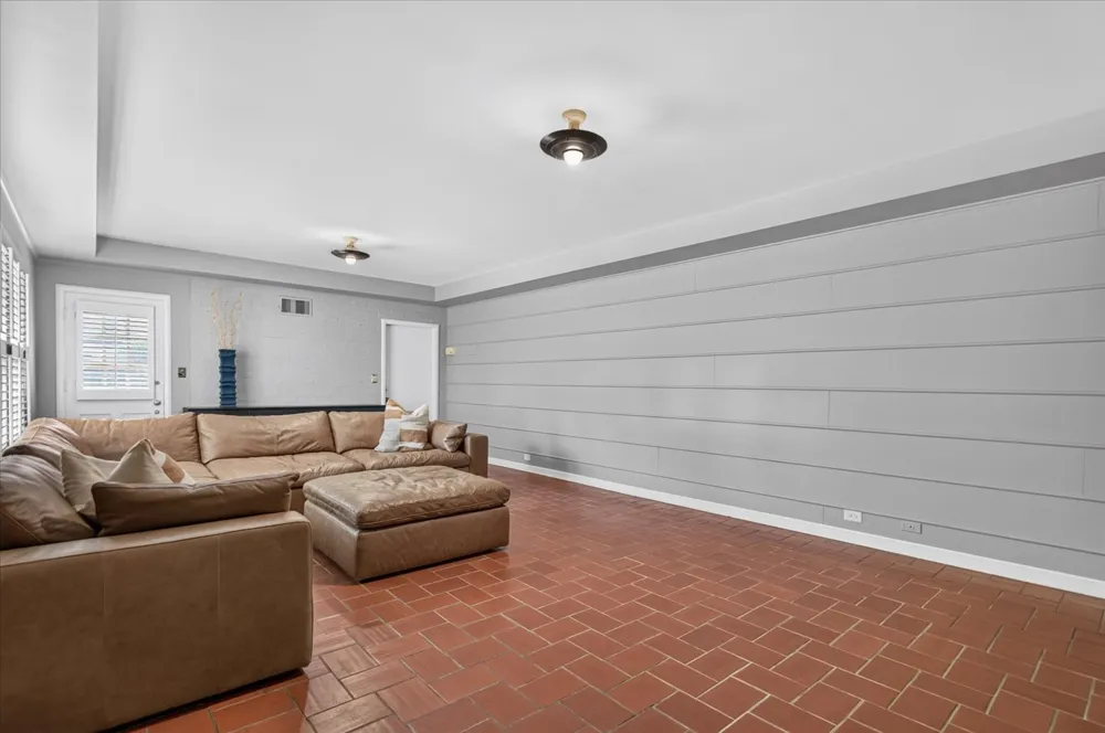 1930 Southview Avenue Bartlesville, OK 74003