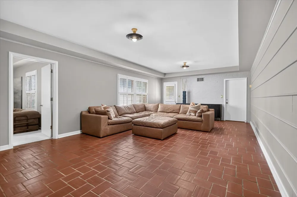 1930 Southview Avenue Bartlesville, OK 74003